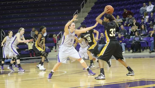 WBB Comes Up Short Against WSU, Falls 57-47