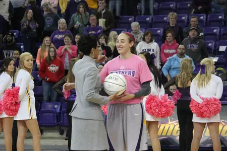 WBB Picks Up Win Over Bradley, 70-45