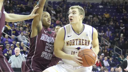 UNI Grinds Past Missouri State, 48-37