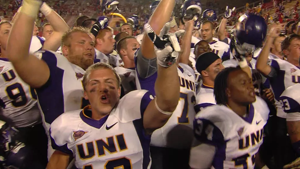 Johnson Leads Panthers Past Iowa State, 28-20