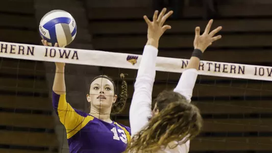 SIU Rallies for Five-Set Win Over UNI in Carbondale