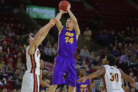 UNI Pushes Past Loyola, 58-39; Panthers Record 14th Straight Win