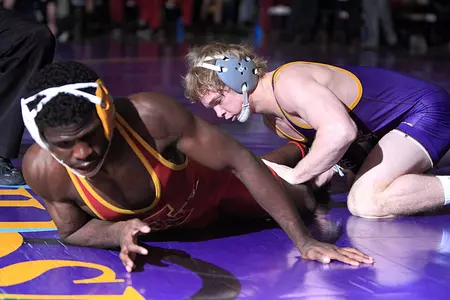 UNI Wrestling Stays Perfect With Win Over ISU, 24-13