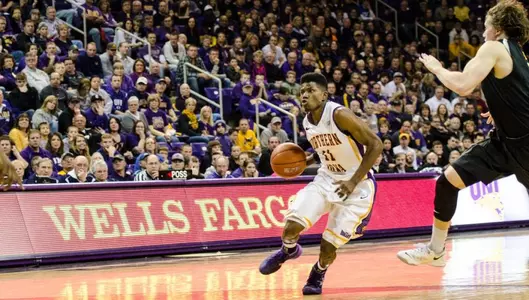 Wichita State Moves to 25-0 With 82-73 Win Over UNI
