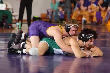 Wrestling Beats EMU in First Conference Dual of Season, 24-15