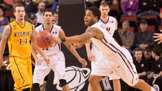 UNI Knocks Off Wyoming in NCAA Tournament, 71-54