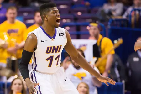 Panthers Roar Past Braves, 71-46