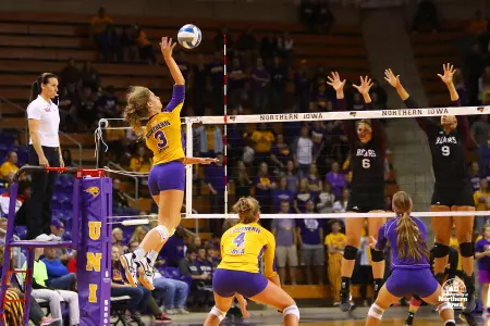 Missouri State Knocks Off UNI, 3-2 Image