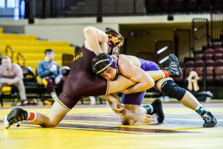 2017 - #11 Bryce Steiert (UNI) maj. dec. Logan Parks (CMU), 14-6