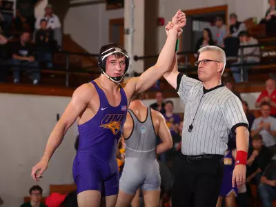 184 – #14 Drew Foster (UNI) dec. Kayne MacCallum (EMU), 12-6 (2:23 RT)