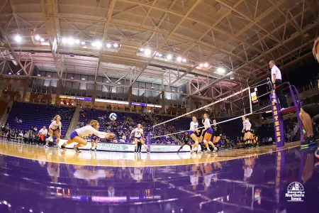 UNI volleyball