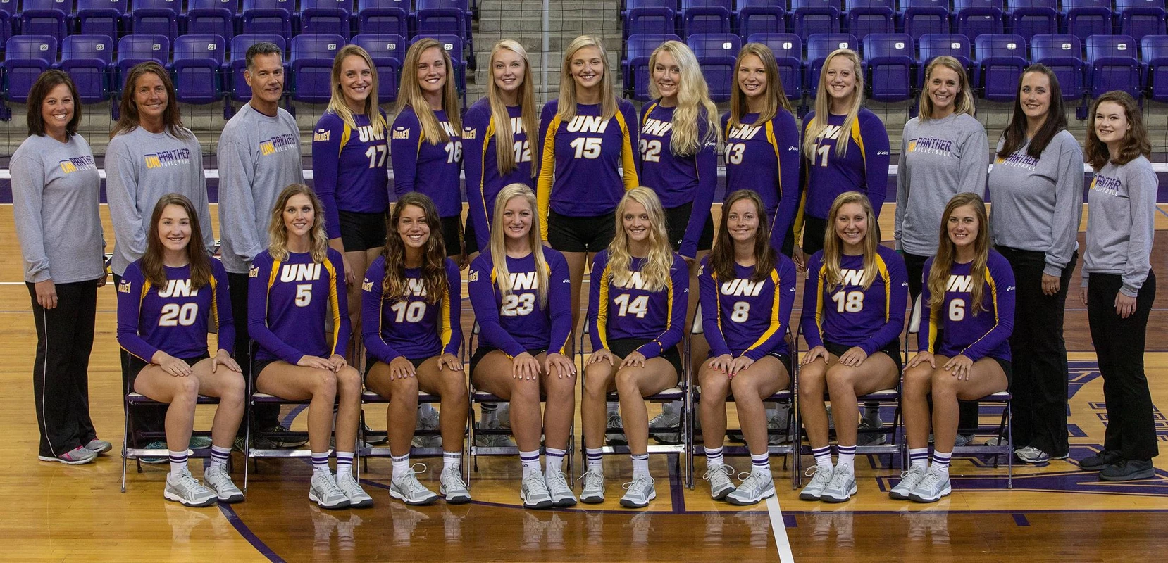 2018 volleyball team photo