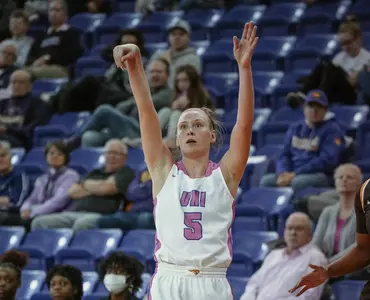 22 Nicole Kroeger