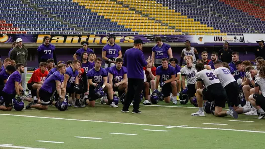 2022 spring football group shot
