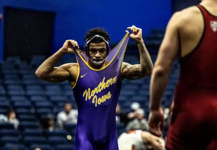 Tyrell Gordon at 2022 Collegiate Duals