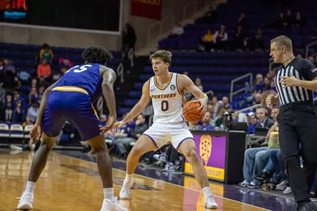 UNI men’s basketball rolls past Prairie View A&M, 74-55 Image