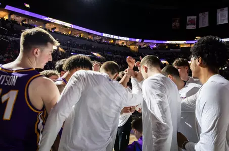 MBB Huddle (2024 vs. Indiana State / Arch Madness)