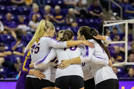 Panther volleyball drops DoubleTree Invitational finale to Washington