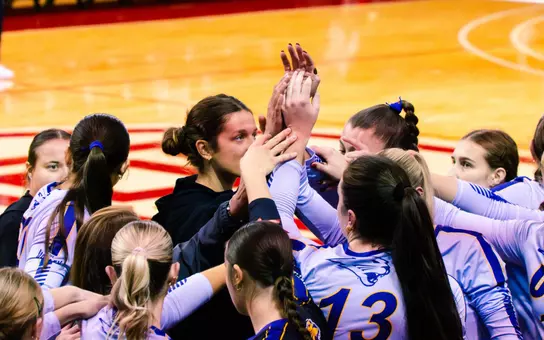 VB Team Huddle (2026 at Bradley)