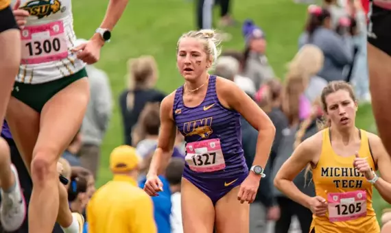 UNI cross country takes fifth in men’s and women’s races at MVC Championships