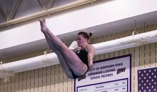 Panthers divers head to Omaha for UNO Diving Invite Image