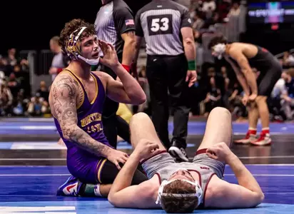 UNI wrestling places five into second day of NCAA Championships Image