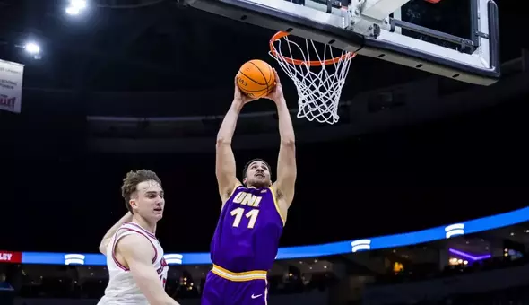 UNI men’s basketball holds off Bradley to advance to Arch Madness championship