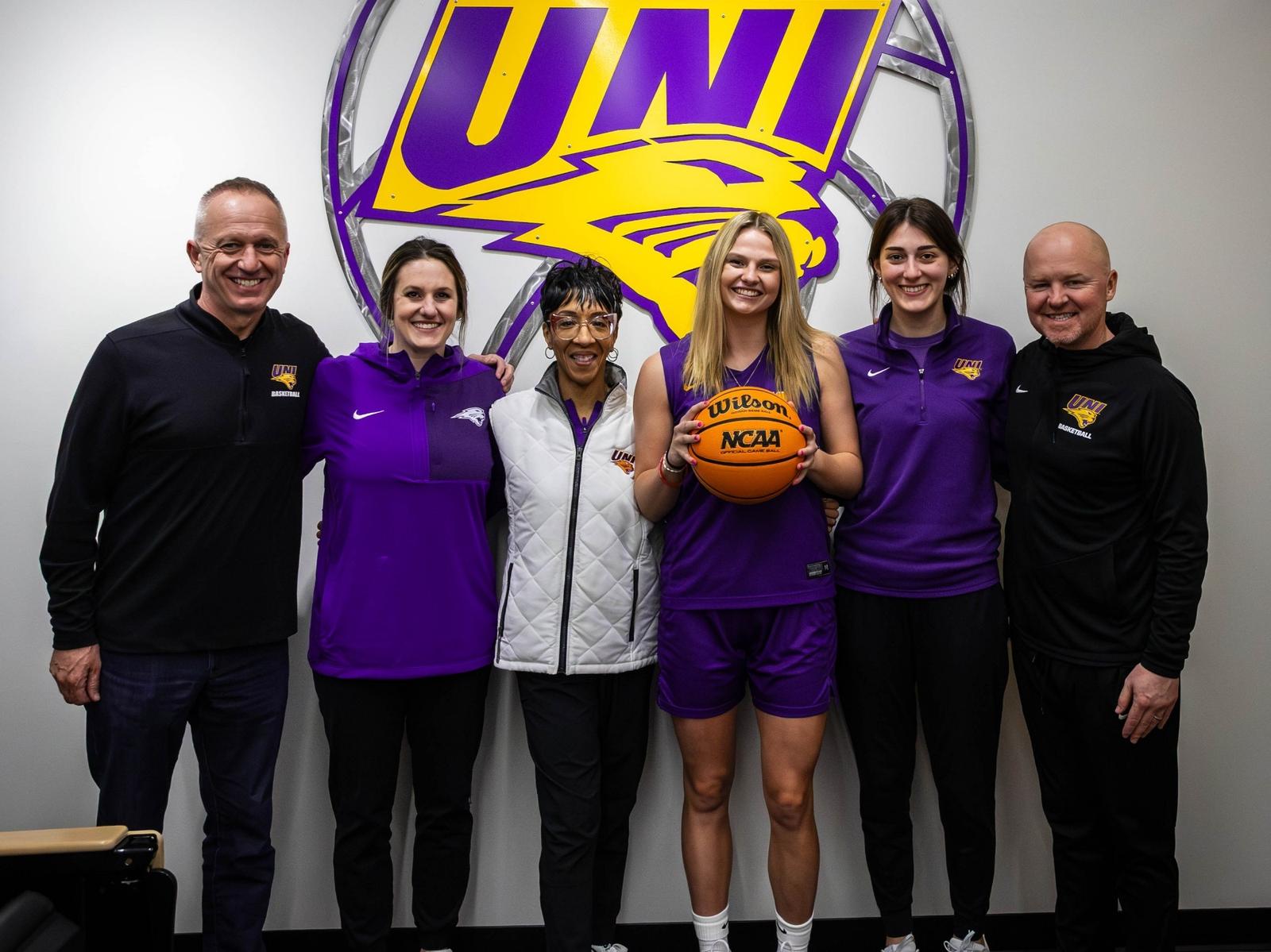 Photo: unipanthers.com WBB