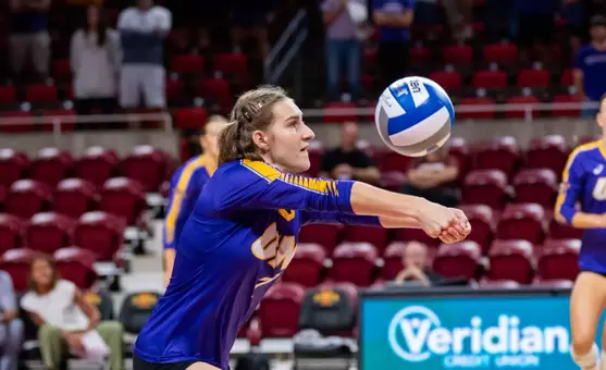 UNI volleyball storms back to top Loyola-Chicago in five sets