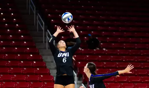 Panther volleyball drops four-set battle to No. 15 Creighton Image