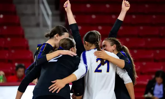 UNI volleyball sweeps MVC weekly honors