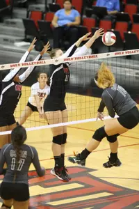 Katlin Winters had eight kills and four total blocks in UNLV's 3-0 win Monday against San Diego State.