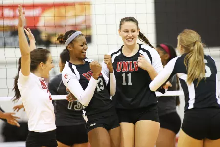 Daryn Glenn (13) and Katlin Winters (11) had eight kills apiece in UNLV's 3-0 win over Western Kentucky.