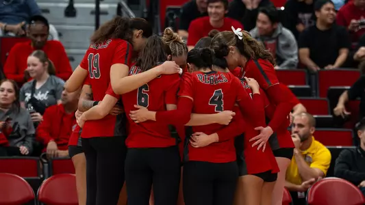 VB huddle v. UNR