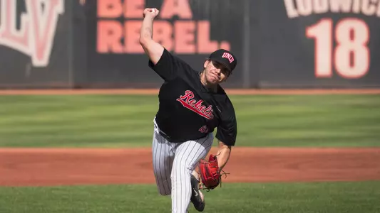 Roblez pitching