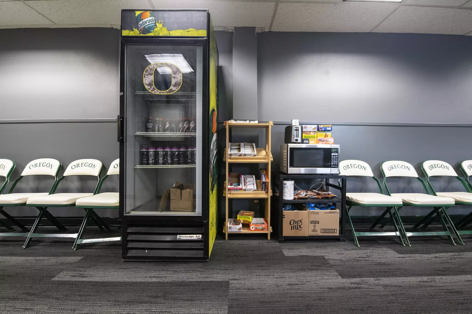 The Oregon Ducks Menâ??s Tennis locker room at Mac Court and the Student Tennis Center in Eugene, Oregon on February 02, 2022 (Isaac Wasserman/ Eric Evans Photography)