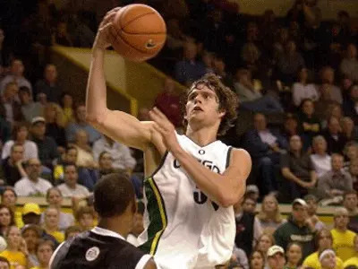 Luke Jackson Nominated As One Of The 10 Finalists For 2004 Bayer Advantage Senior CLASS Award