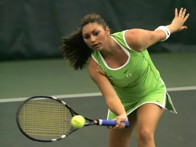 Women's Tennis Cracks Top 25, Hosts Washington Schools This Weekend