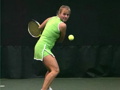 Women's Tennis Closes Out Regular Season in Pullman