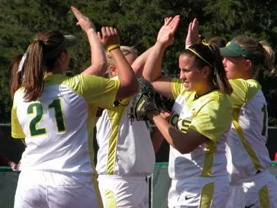 Softball Hosts Oregon State In Dodge Civil War, Travels To Bay Area