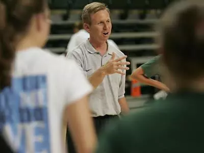 Volleyball Welcomes Aboard Three Signees For Upcoming 2005-06 Season