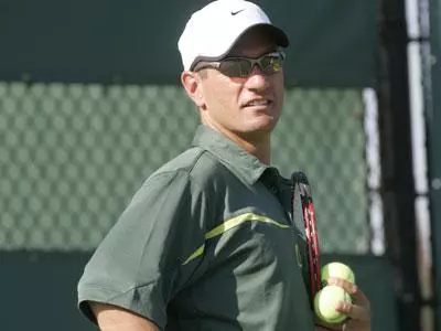 Ducks Host Bruins, Trojans at Home This Weekend