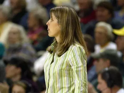 Oregon Assistant Swadener Resigns Post