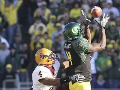 Jaison Williams catches a pass