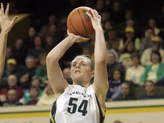 Ducks Take Three-Game Streak to the Desert