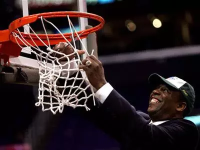 Oregon Rewards Kent with New Contract