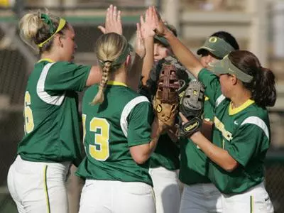 Ducks Finish Pac-10 on the Road; Await Postseason Destination