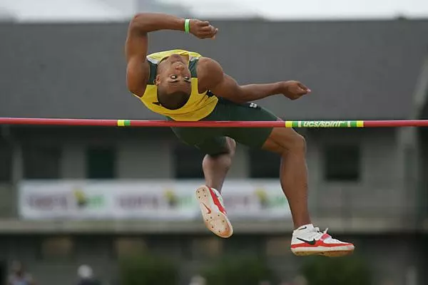 Eaton Takes First Day Lead at Pac-10 Decathlon