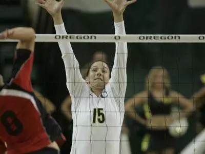 Duck VB Tops Seattle For Eight Straight Win