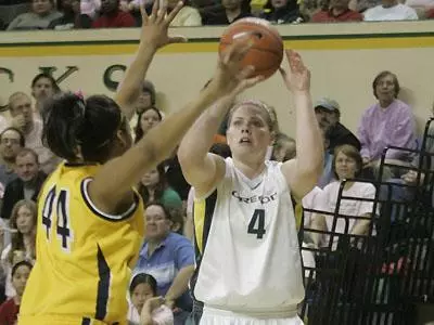 Ducks Battle UCLA Saturday at 2 p.m.